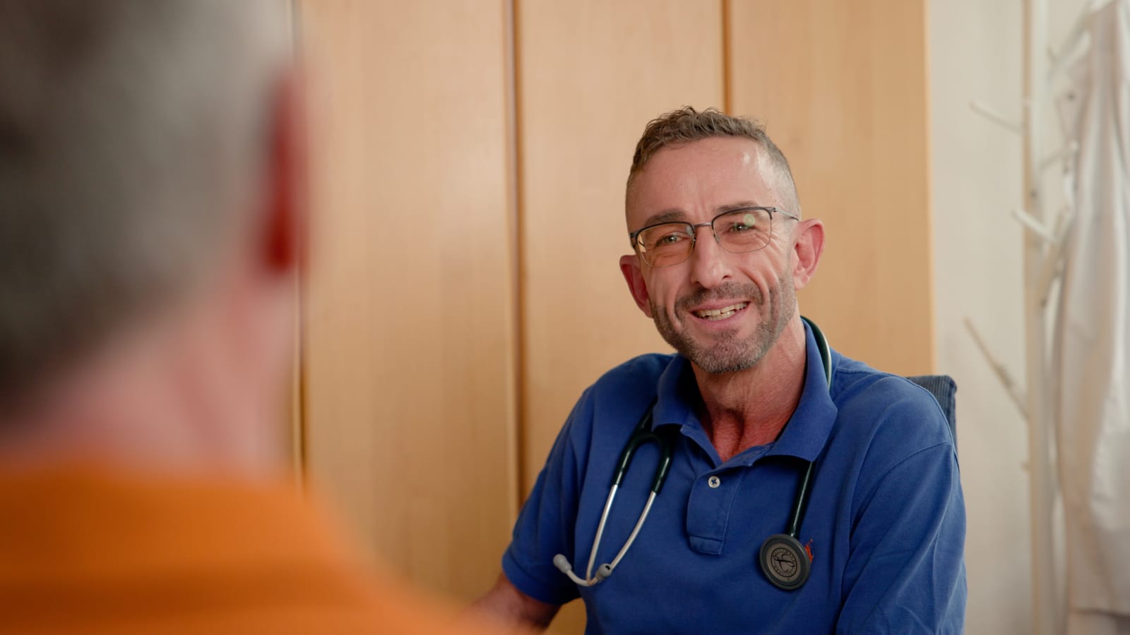 Dr. Tatzel im Gespraech